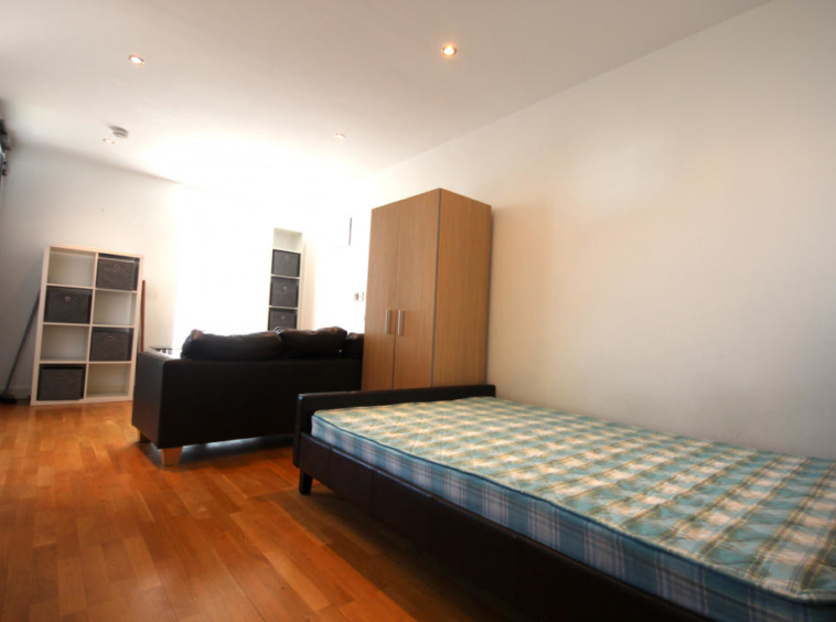 Salford Hills Apartments